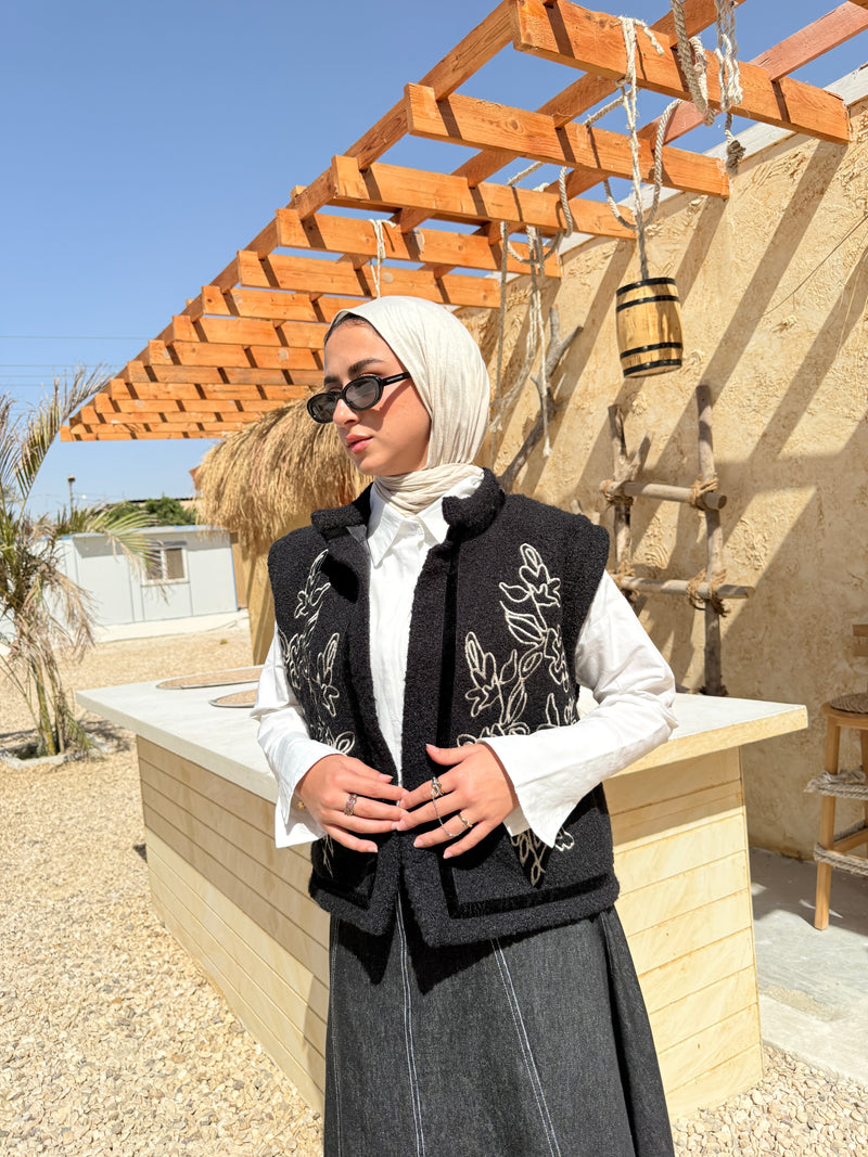 Embroidery Fur Vest - Black